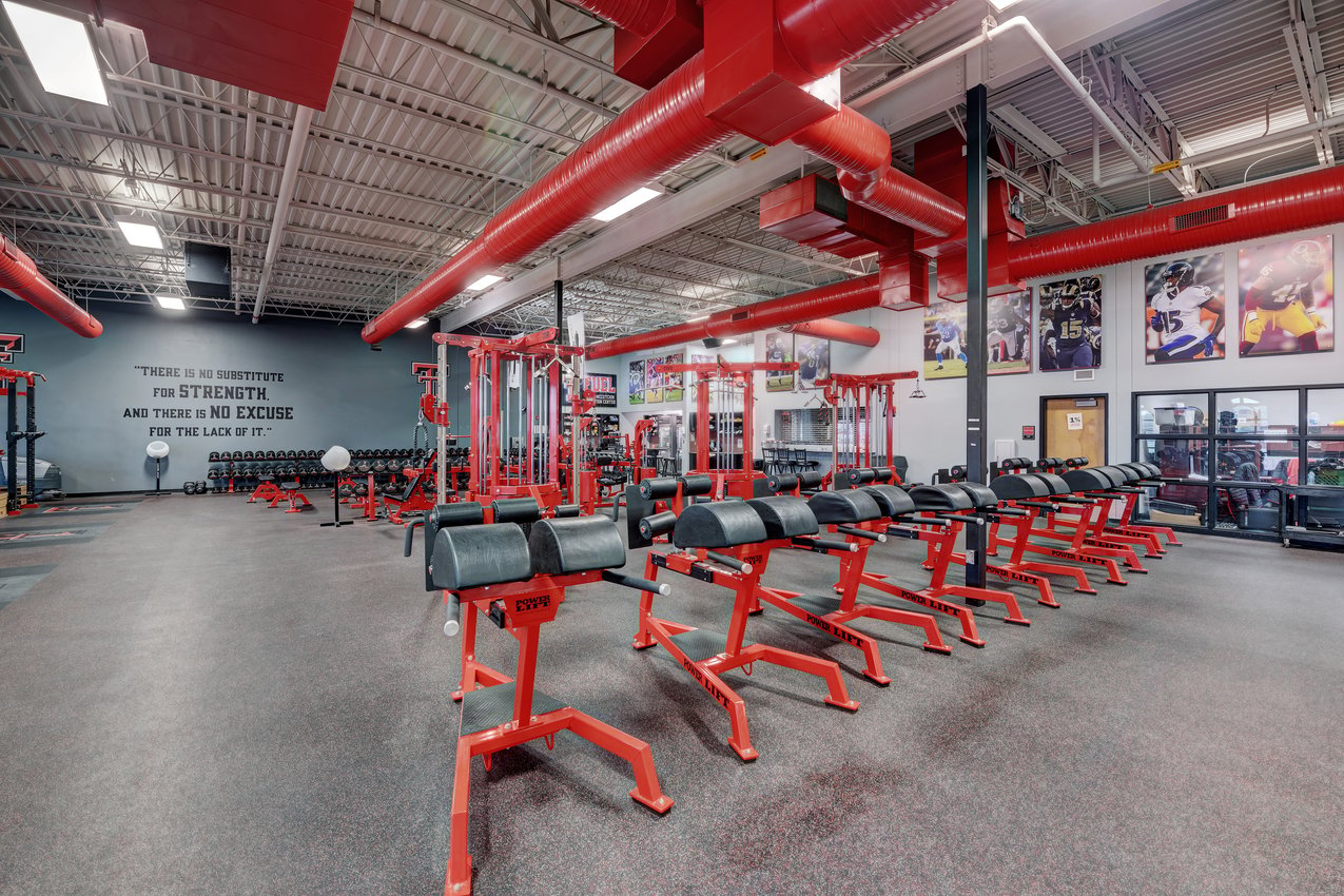 11-TTU_PracticeFacility_115_Gym_FacingW