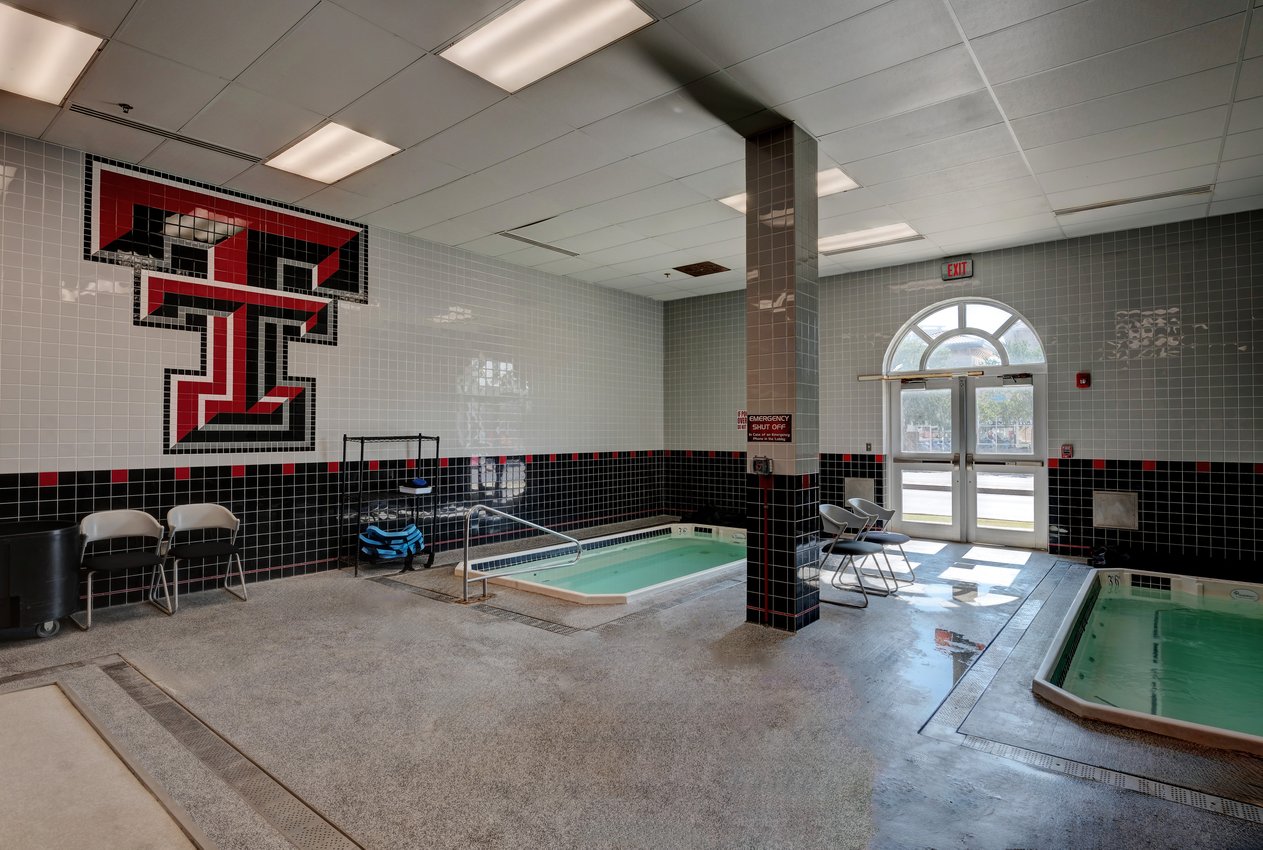 17-TTU_PracticeFacility_121_RehabPools-1