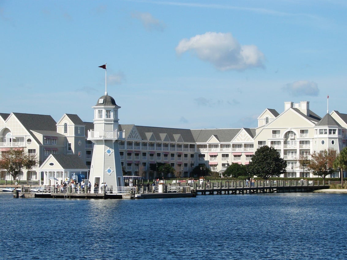 2-disney-yacht-club