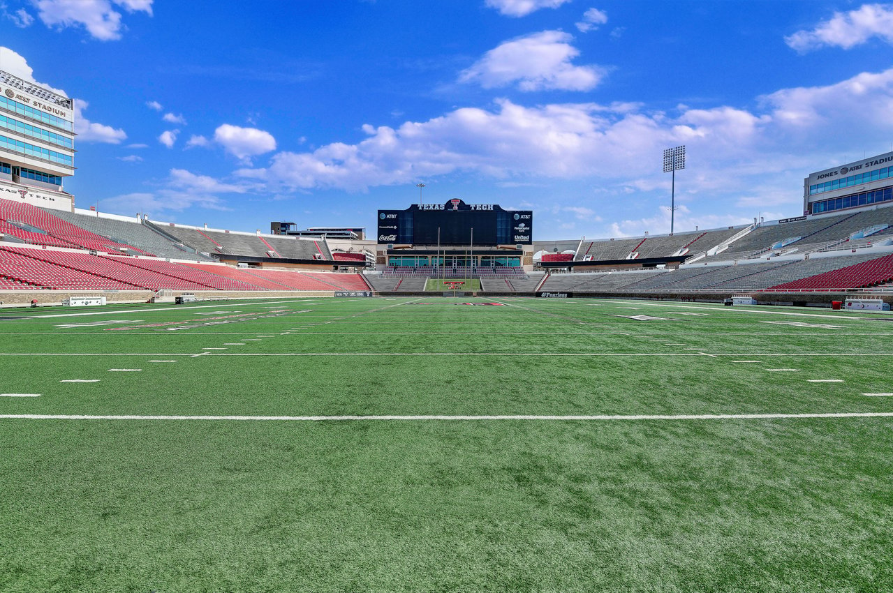 28-TTU_Stadium_102_S_Endzone_FacingN